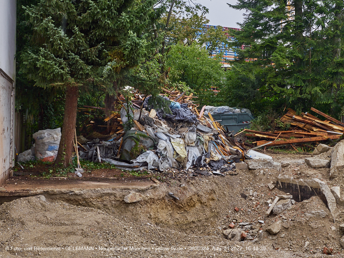 31.08.2022 - Baustelle an der Niederalmstraße 16 und Hugo-Lang-Bogen 13 in Neuperlach-Trudering